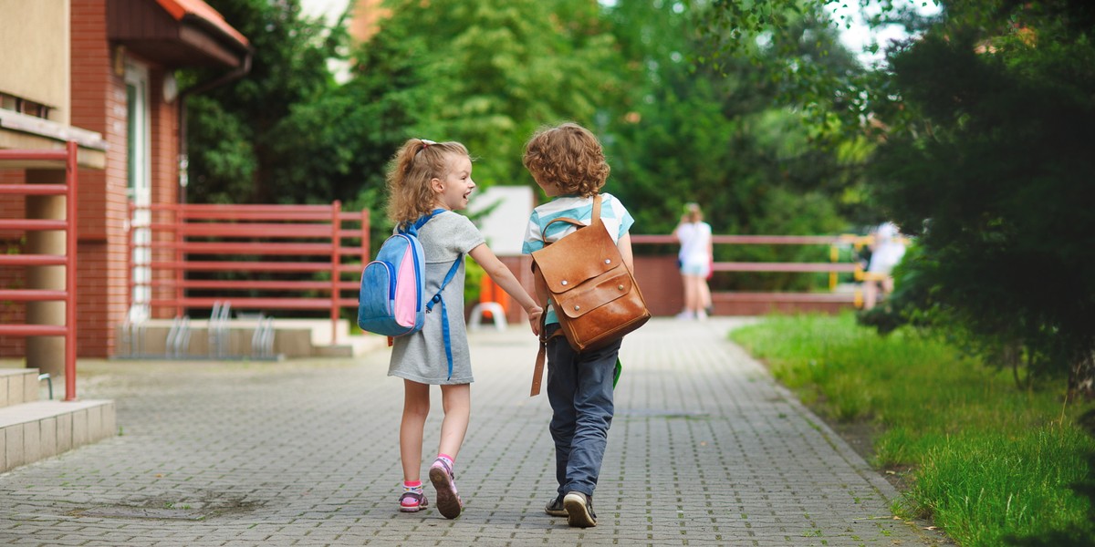 Rządowy program Dobry Start to świadczenie socjalne w wysokości 300 zł w formie inwestycji w edukację polskich dzieci