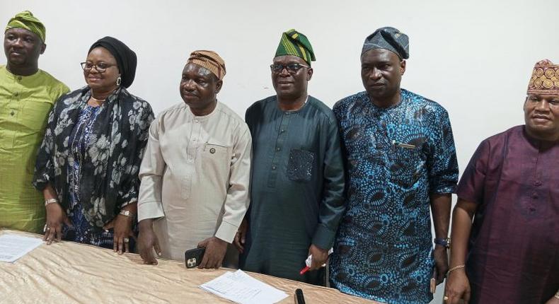 APC’s Publicity Secretary Seye Oladejo (Fourth Left), and other leaders of the party at the news conference on Thursday in Ikeja.