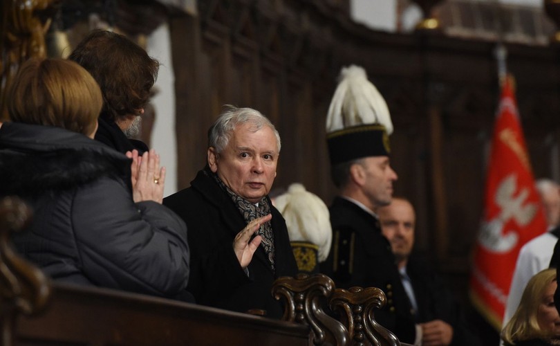 Obchody miesięcznicy katastrofy smoleńskiej z asystą honorową Wojska Polskiego