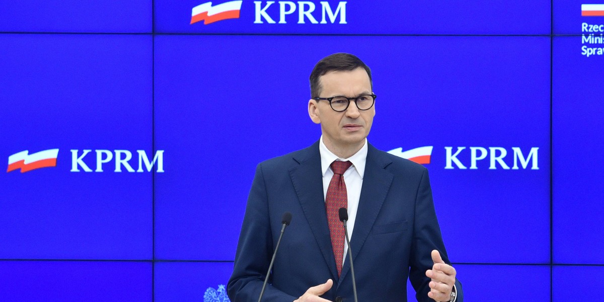 Premier Mateusz Morawiecki: — Przyjęliśmy ustawę o specjalnym dodatku, zastrzyku finansowym dla samorządów.