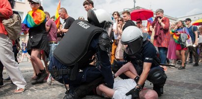 Petardy, kamienie i wyzwiska. Tak wyglądał Marsz Równości w Białymstoku