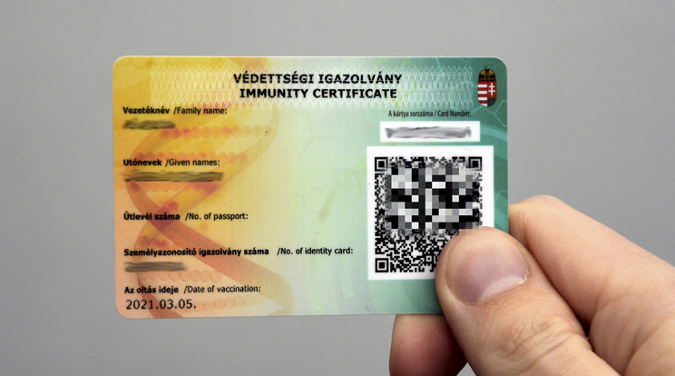 A magyar kormány rendeletben hirdette ki, mikor szűnik meg a védettségi kártya / Fotó: MTVA/ Róka László