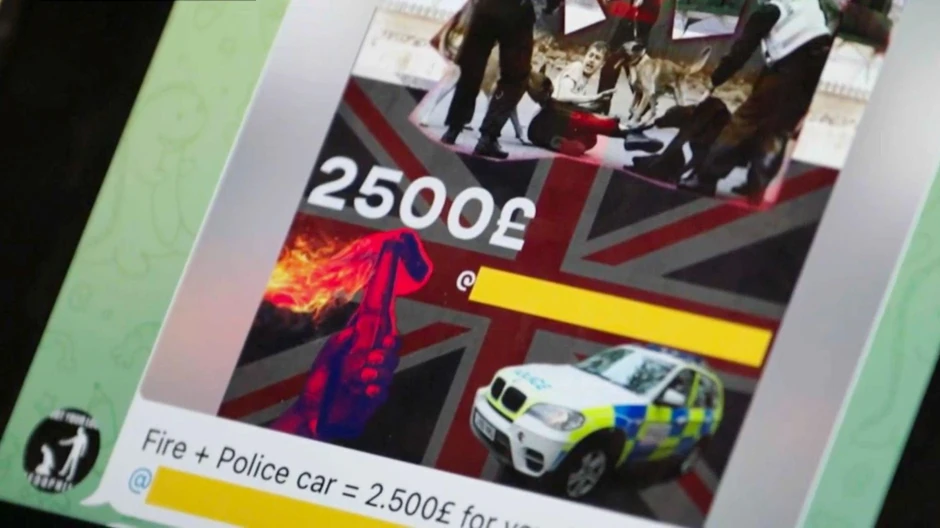 Direktna akcija je nudila gotovinu za napade na policiju - ali je koristila simbole valuta na ruskom | Foto: BBC