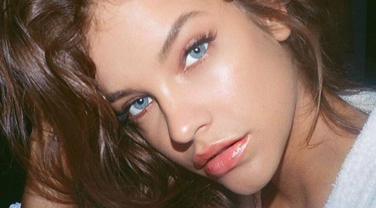 Palvin Barbi nem rejtegeti formás idomait