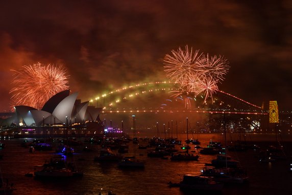 Fajerwerki z okazji Nowego Roku nad Operą w Sydney