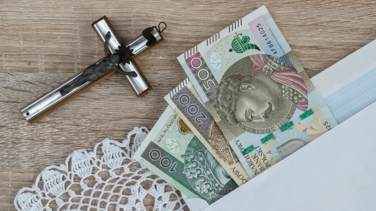 Ile dać księdzu w kopercie po kolędzie 2024?