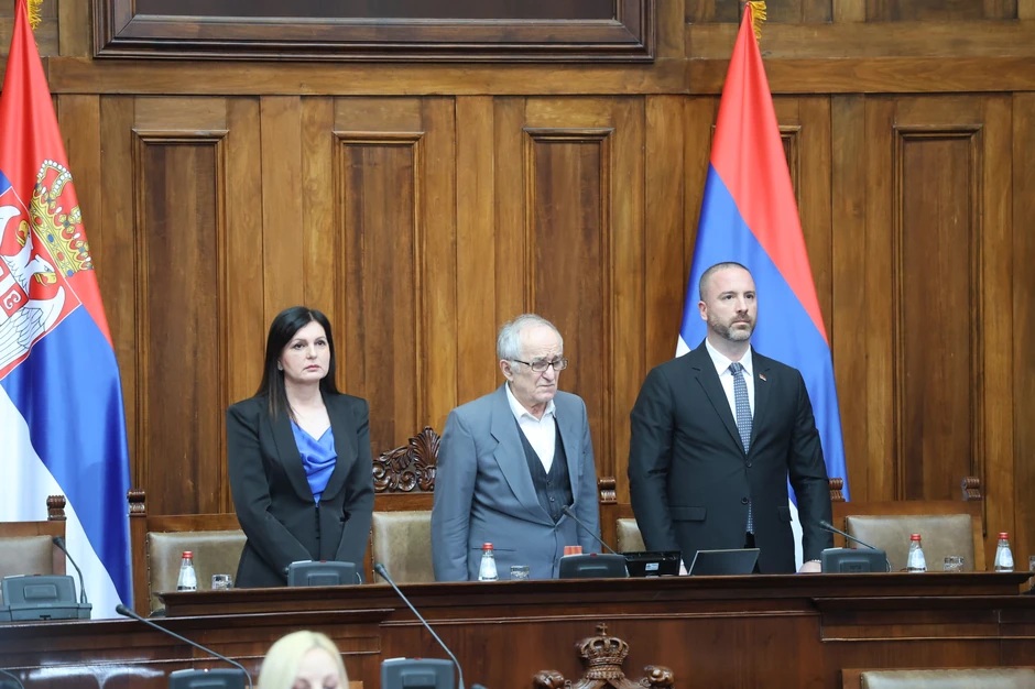 Stojan Radenović (u sredini) predsedavao je prvom sednicom