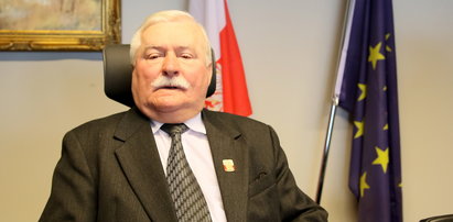 Wałęsa „kupczy" teczkami Kiszczaka na Facebooku