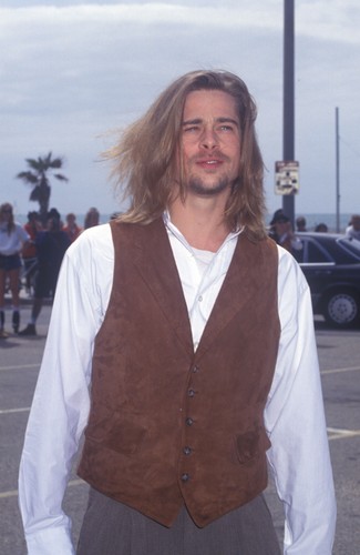 Brad Pitt na gali SPIRIT Awards w Los Angeles w 1993 roku