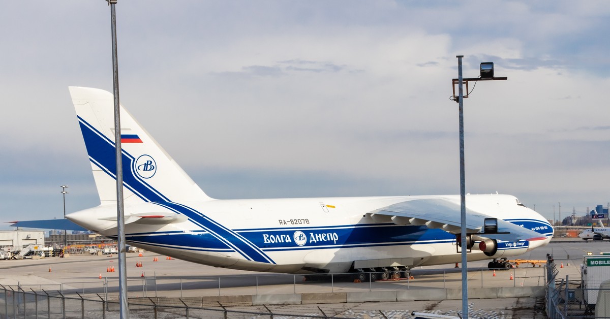 Rosyjski kolos uwięziony w Kanadzie. Od 4 lat rdzewieje i nikt nie wie, co z nim zrobić!