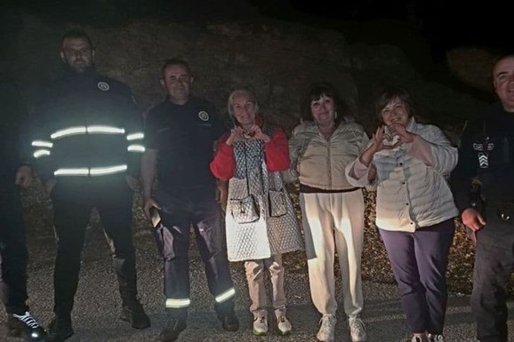 (FOTO) TRI RUSKINJE SE IZGUBILE NA PLANINI Šetale, pa izgubile orijentaciju, spasioci satima tragali za njima