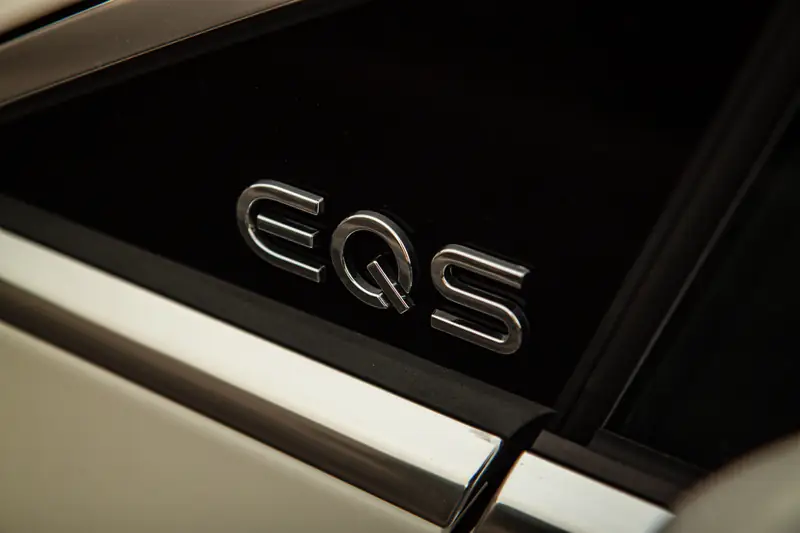 Logo mercedesa EQS