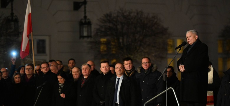 "Pomnik smoleński będzie na 10 kwietnia; skończą się miesięcznice w obecnej formie"
