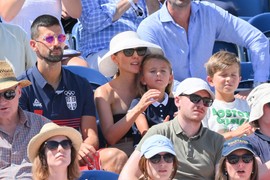 Novak i Jelena su jedino OVOJ DADILJI poverili da im ČUVA DECU! Morala da ispuni 2 VAŽNA KRITERIJUMA i potpiše UGOVOR O TAJNOSTI - poveli je i u Australiju, a u njihovoj porodici je godinama
