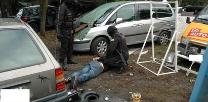 Policjanci zlikwidowali dziuplę samochodową