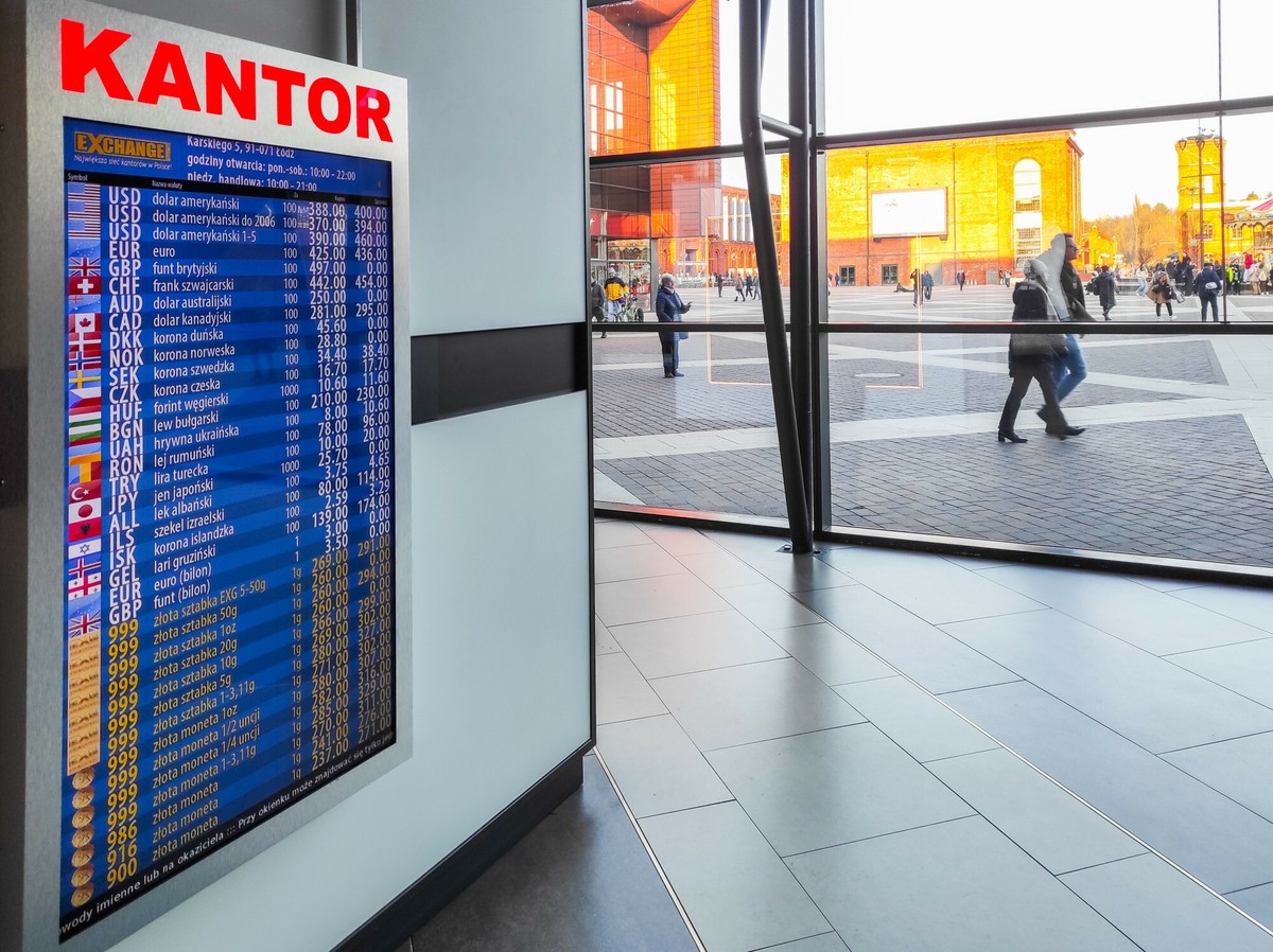 Przepytali bankowców. Co sądzą o kursach walut, kredytach i lokatach?