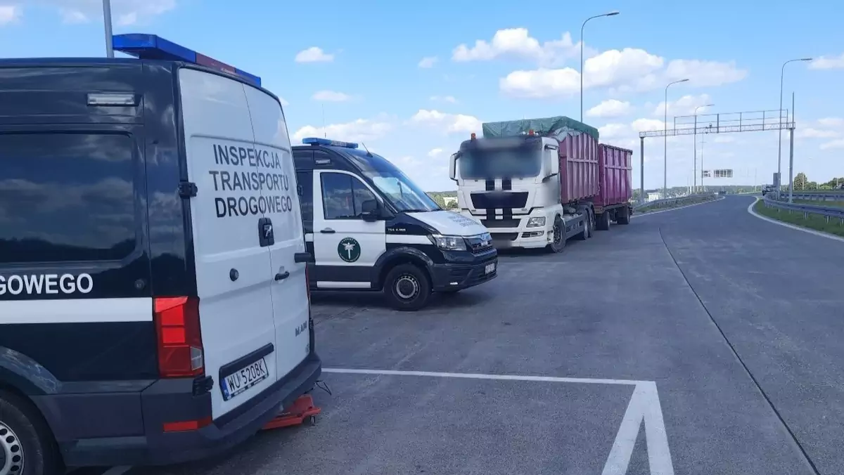 Kontrola ciężarówki przez ITD