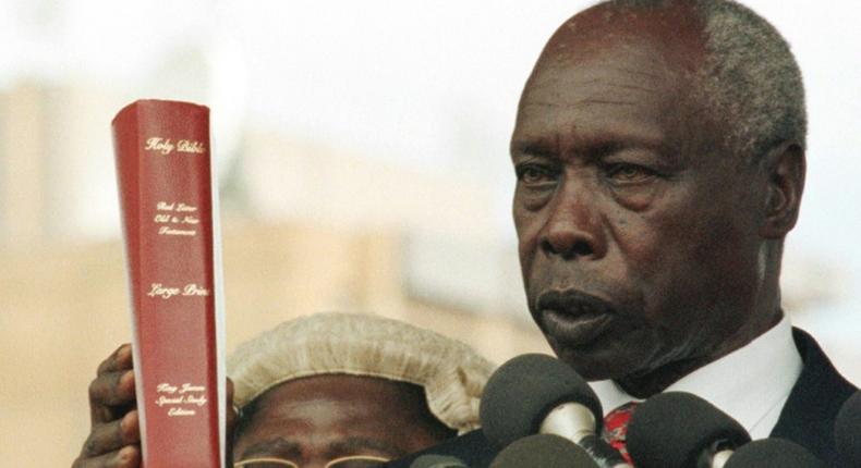 Former Kenyan president Daniel Arap Moi, seen here in 1998, has died