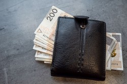 MEN i wycieczki: Nie ma pieniędzy dla nauczycieli. Jest do 250 zł dziennie na uczniów