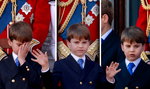 Potwornie znudzony książę Louis znowu skradł show na balkonie Pałacu Buckingham [WIDEO]
