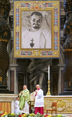 VATICAN-FRANCE-POPE-BEATIFICATION