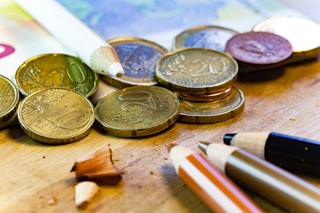 Dorzucimy się do składek najbiedniejszych twórców. Temat ustawy o artystach zawodowych powraca