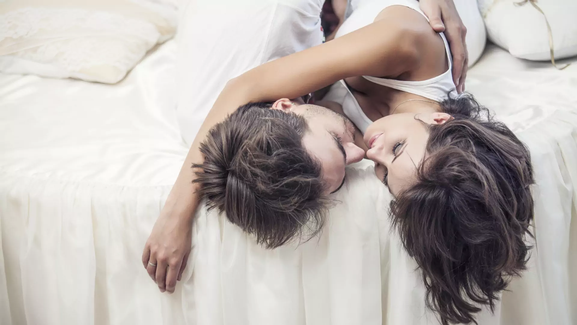 5 rzeczy, których lepiej nie robić przed seksem... To grozi katastrofą