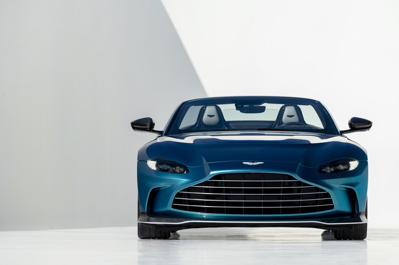 Aston Martin V12 Vantage Roadster