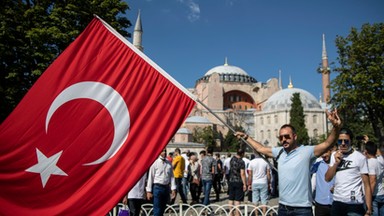 Hagia Sophia stała się meczetem. Papież Franciszek "bardzo zasmucony", Hamas gratuluje