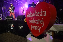 WOŚP bije kolejne rekordy. Ogromna suma zebrana na walkę z nowotworami dziecięcymi