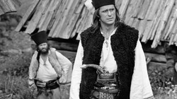 "Janosik" i "Czarne chmury". Trudny QUIZ o kultowych serialach kostiumowych PRL