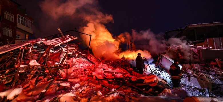 Liczba zabitych w katastrofalnym trzęsieniu ziemi w Turcji i Syrii gwałtownie rośnie