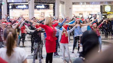 Majka Jeżowska i jej flashmob w centrum handlowym