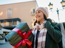 Świąteczne zakupy na ostatnią chwilę? Nie w tym roku! Polacy poszli inną drogą...