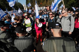 W Izraelu kolejny dzień masowych protestów przeciwko reformie sądownictwa