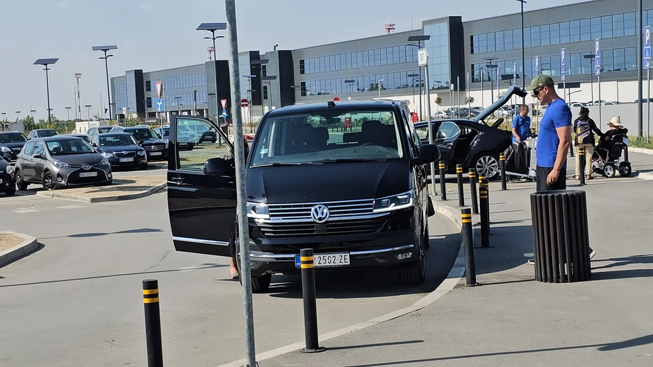 Vojaž i Gudelj na aerodromu