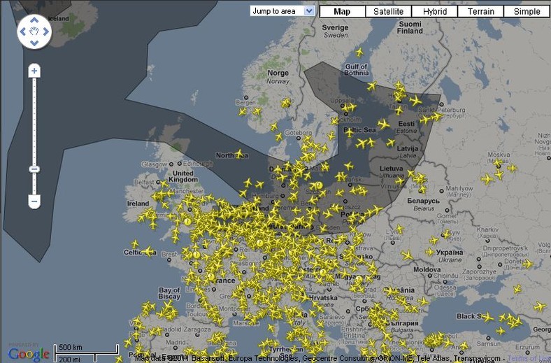 Chmura pyłów wulkanicznych nad Europą - 25.05.2011, wizualizacja flightradar24.com