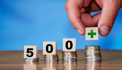 Świadczenie pielęgnacyjne a 500 plus. Co wybrać, by nie stracić