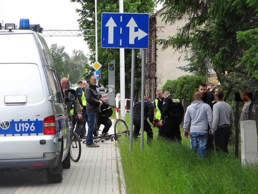 Rowerzysta chciał strzelać do policjantów