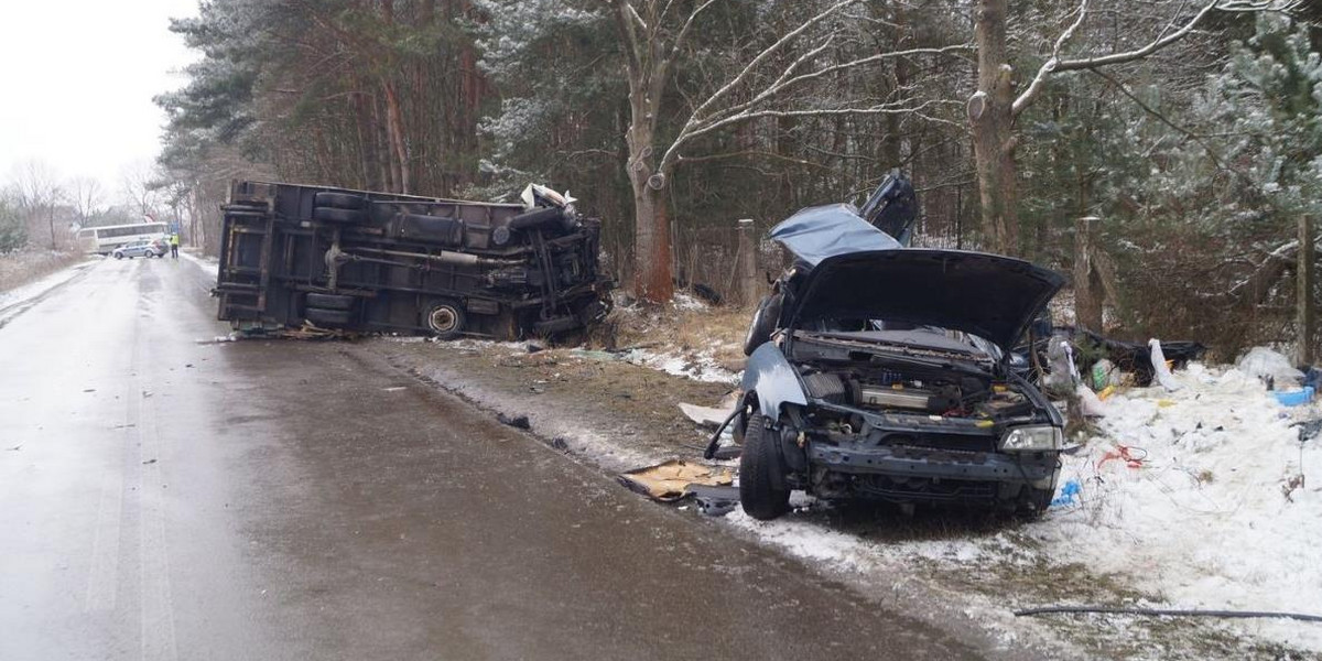 Tragedia na drodze, nie żyje 2,5-letnie dziecko