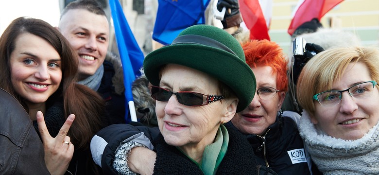 Zamiast Lecha w Gdańsku przemówiła Danuta Wałęsa. Uderzyła w "małego człowieczka"