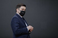 Czwarta dawka szczepionki dla 200 tysięcy osób w Polsce. Dla innych grup 'nie ma rekomendacji'