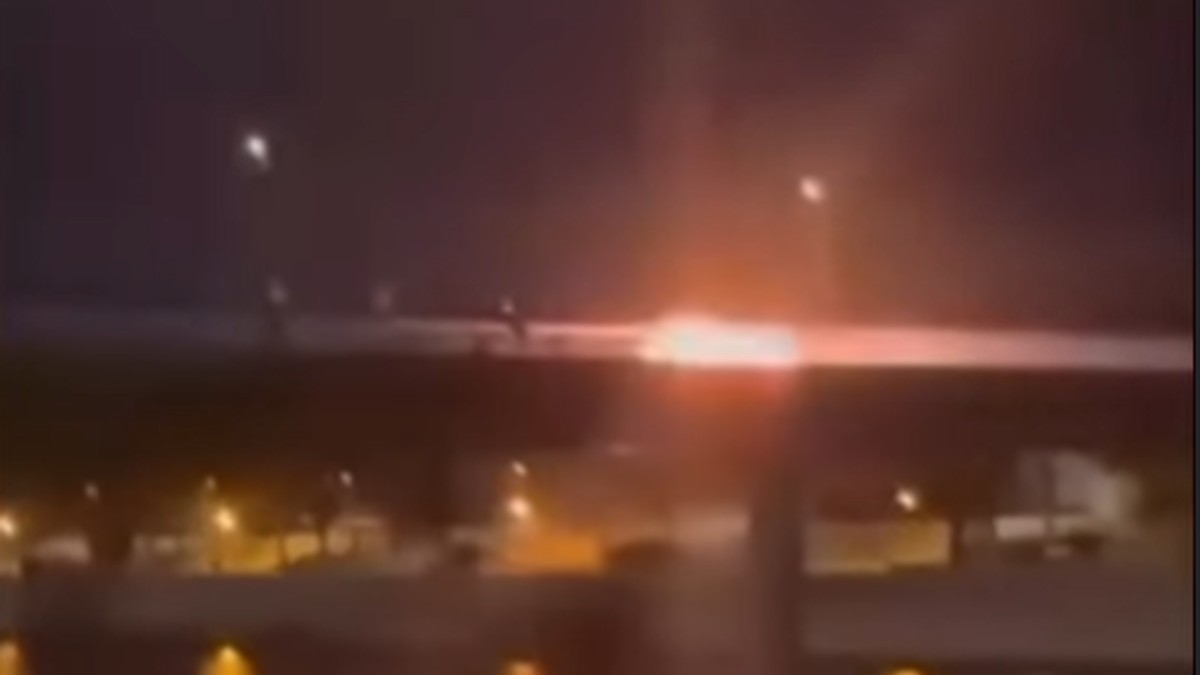 Na pešačkom mostu u Čačku deca su polivala benzinom i palila most