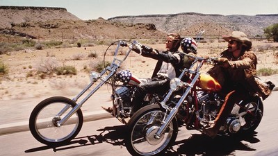 Kadr z filmu Easy Rider, który spopularyzował Harleye