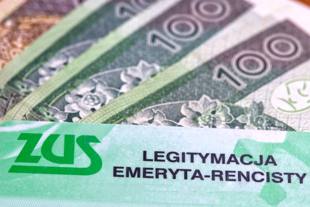 Co miesiąc prawie 350 zł więcej od Zus. Bez wniosku, bez podatku, bez limitu dochodów