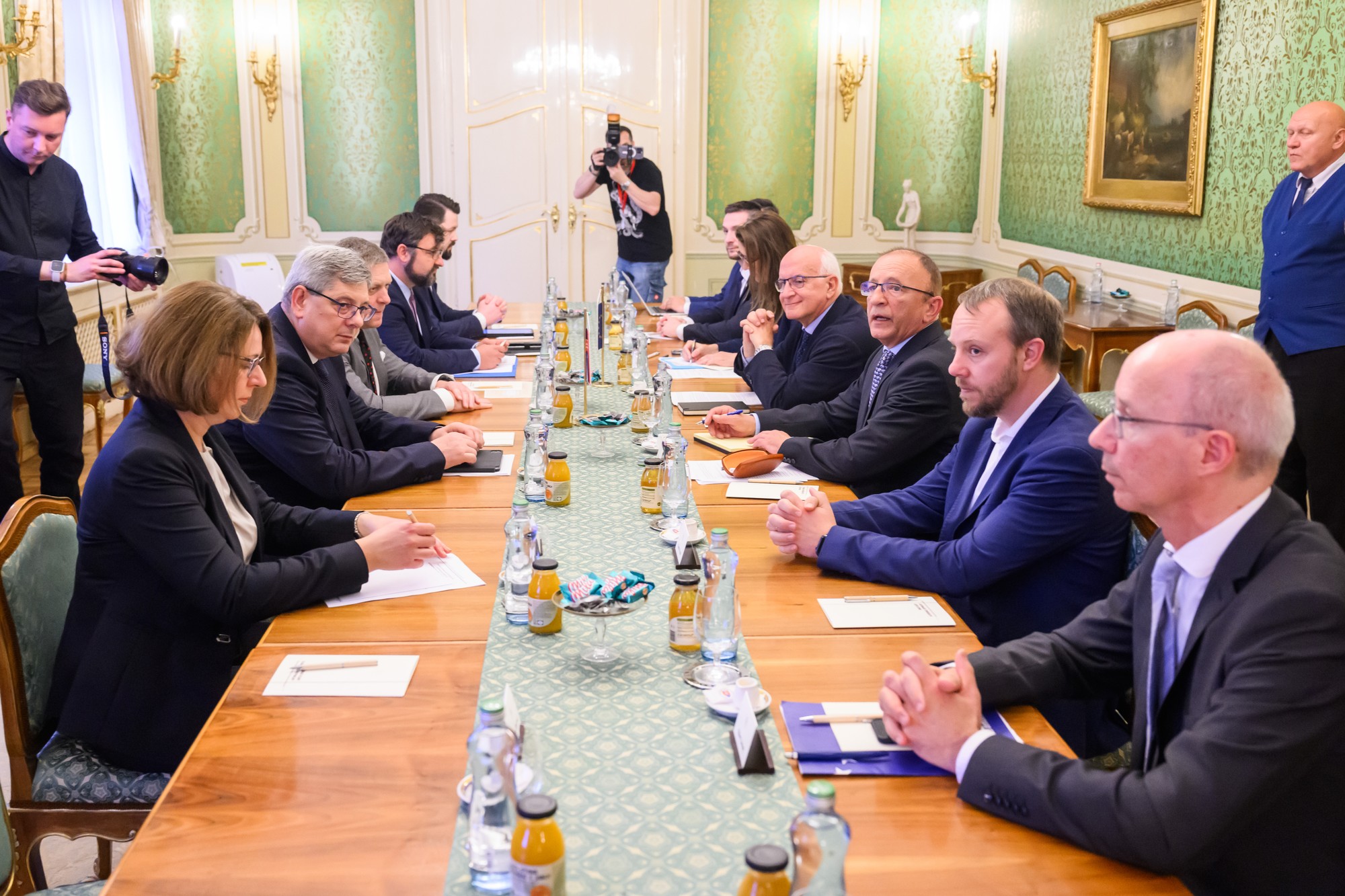 Predseda vlády SR Robert Fico prijal monitorovaciu skupinu Európskeho parlamentu.