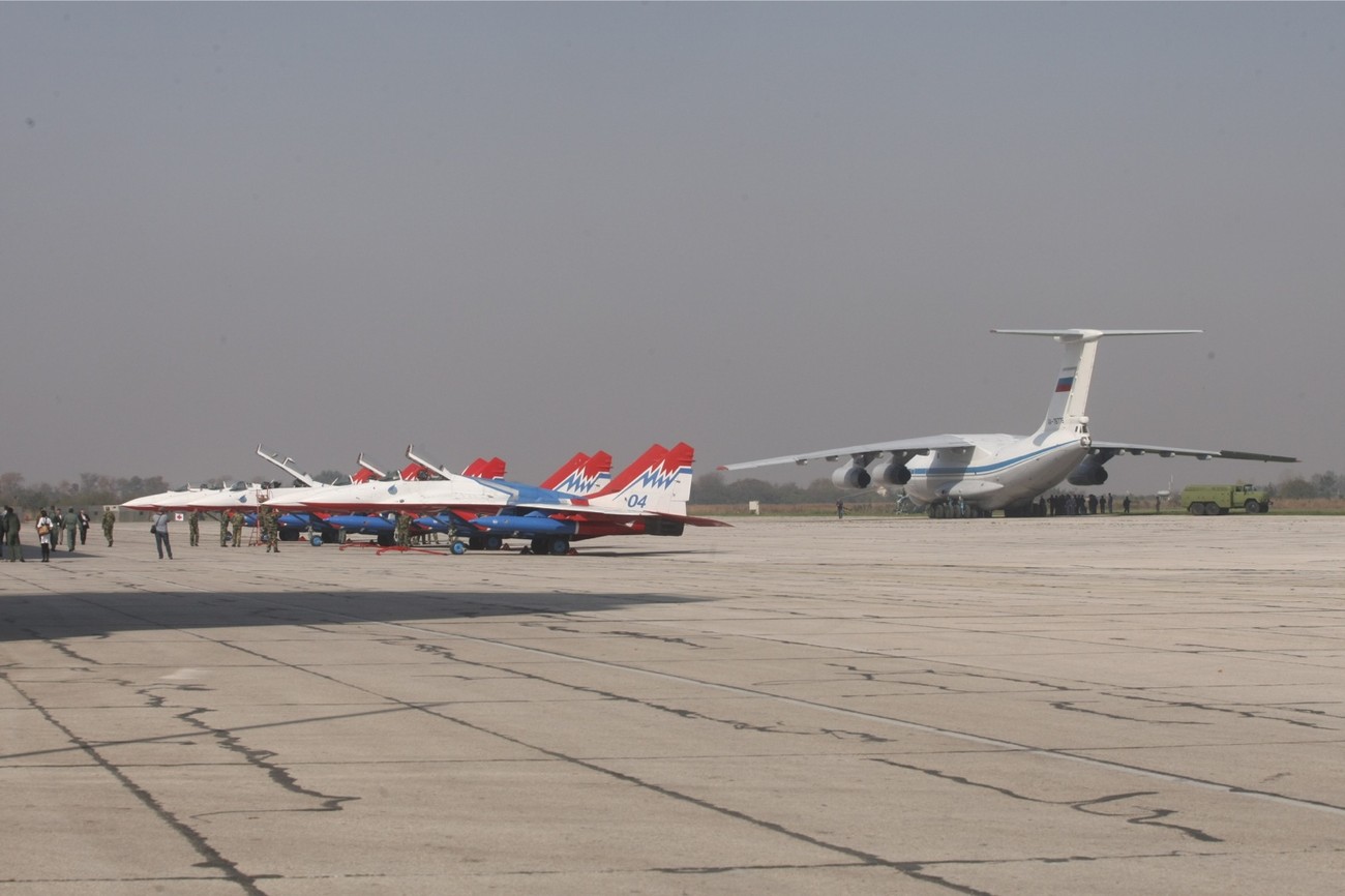 Avion koji se dimio nad Beogradom i uznemirio građane, srušio se u Ukrajini?