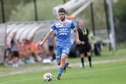 skandal! kibic pogoni chciał opluć sędziego i piłkarza rywali