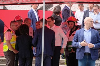 Morawiecki na miejscu tragedii w Bytomiu: Ogromne wyrazy współczucia dla rodziny
