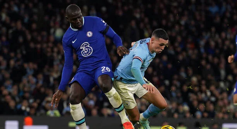 Kalidou Koulibaly a concédé un pénalty après une faute sur Phil Foden lors de Manchester City-Chelsea en FA Cup, dimanche 8 janvier 2022